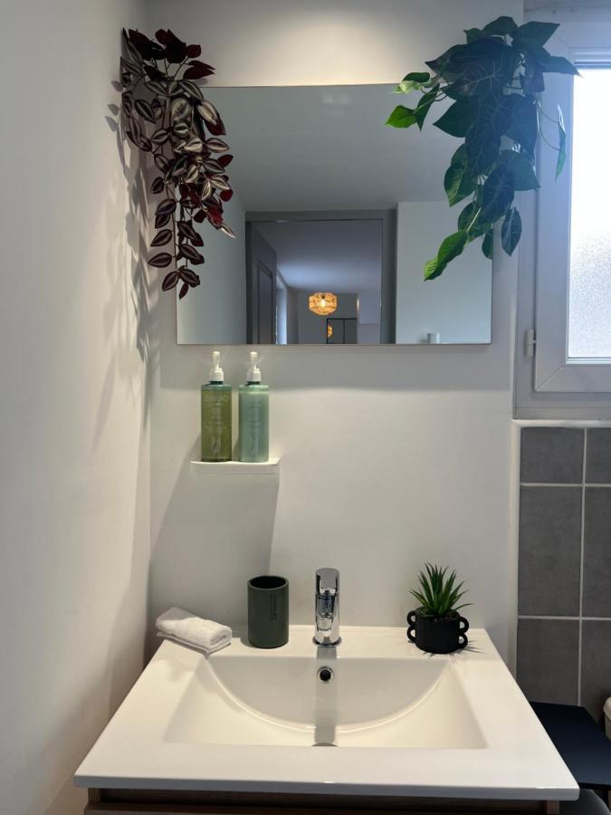 Le Cocon Moulinois, Proche Gare Avec Services By Primo C0Nciergerie Apartment มูแล็ง ภายนอก รูปภาพ